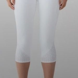 lululemon White Cropped Leggings Sz 6